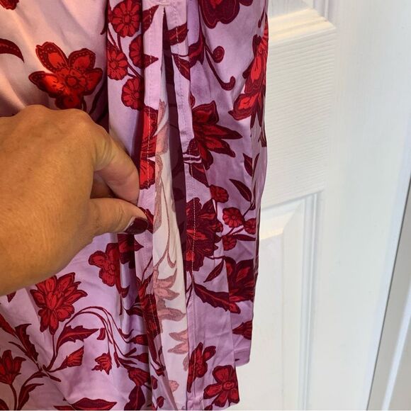 ANN TAYLOR Ruched Midi Dress Pink‎ Red Satin Floral Round Neck Slit Size 2P - Picture 10 of 16
